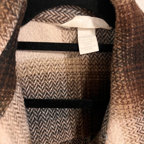 H&M Shacket - Picture 2 of 2